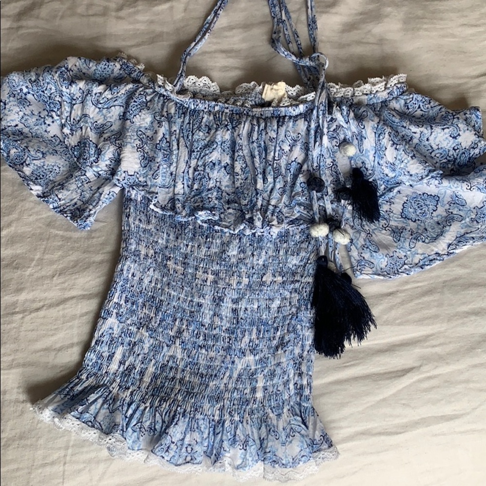 Off the shoulder with optional halter top